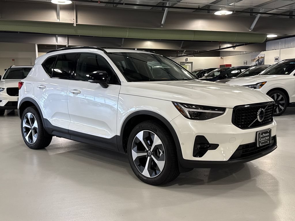 Used 2026 Volvo XC40 B5 Plus w/ Protection Package Premier AWD/4WD image 1