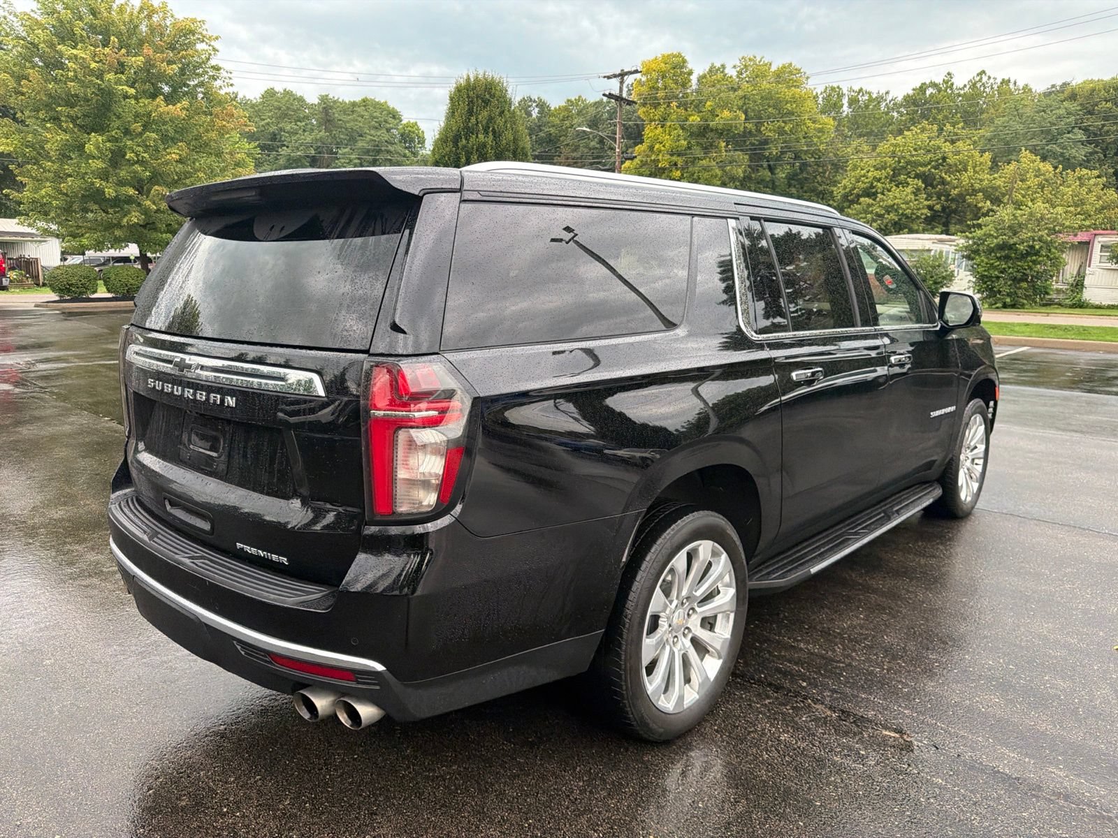 Used 2022 Chevrolet Suburban Premier AWD/4WD image 5