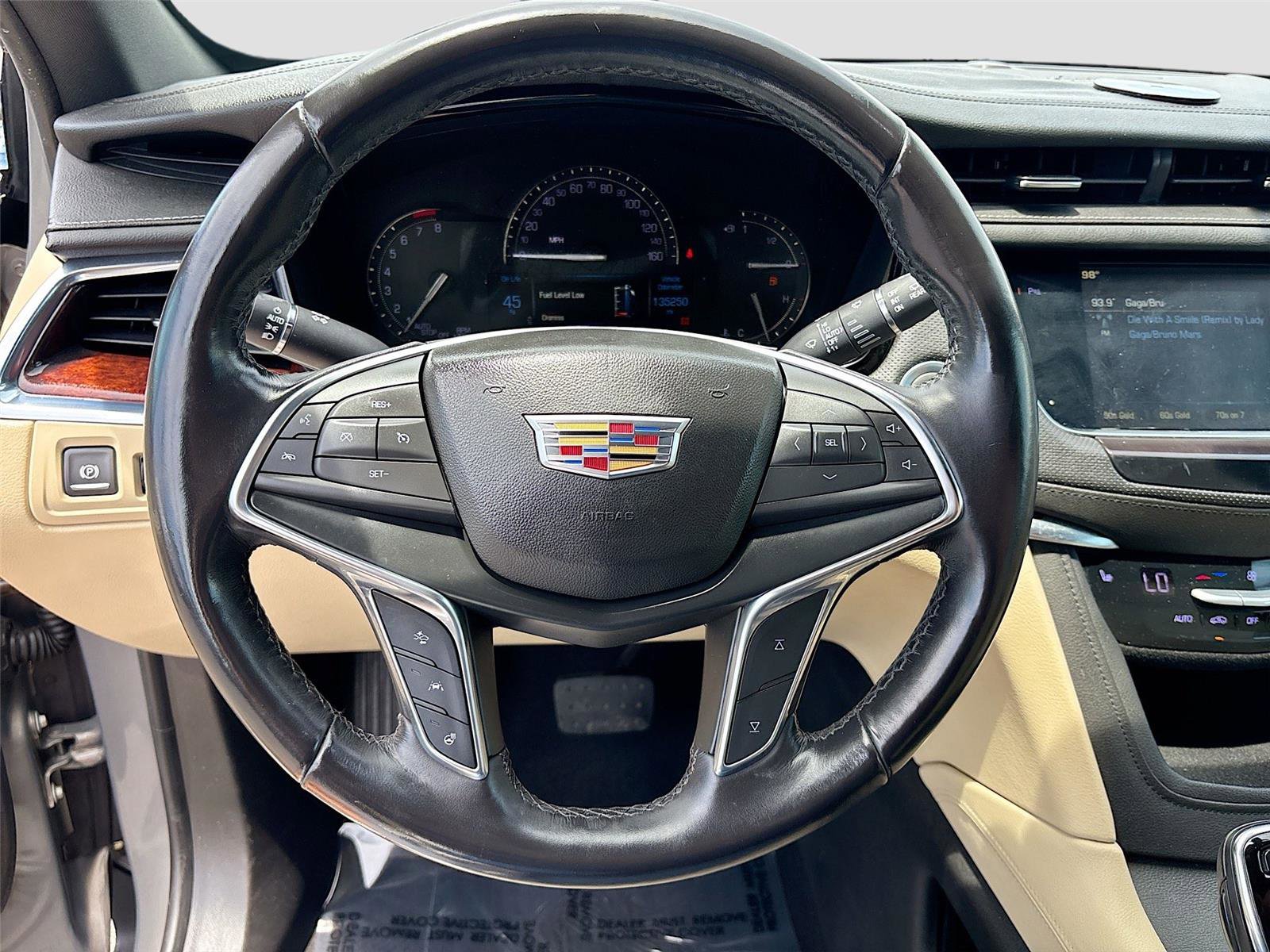 Used 2018 Cadillac XT5 Luxury w/ Driver Awareness Package image 12