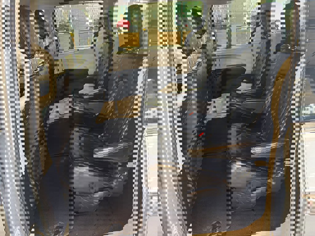 Used 2021 Chrysler Voyager Lxi image 11