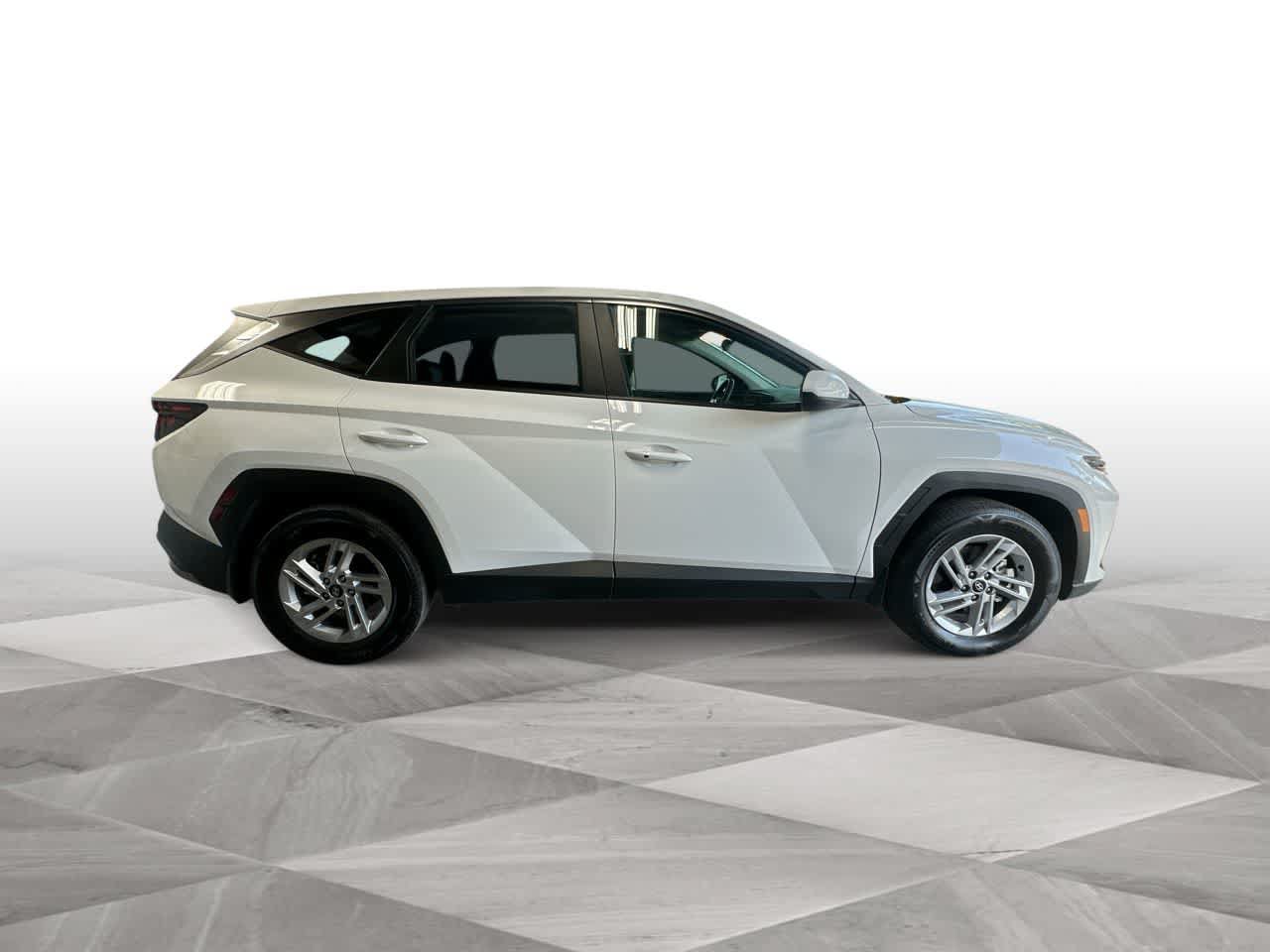 Used 2026 Hyundai Tucson SE FWD image 9