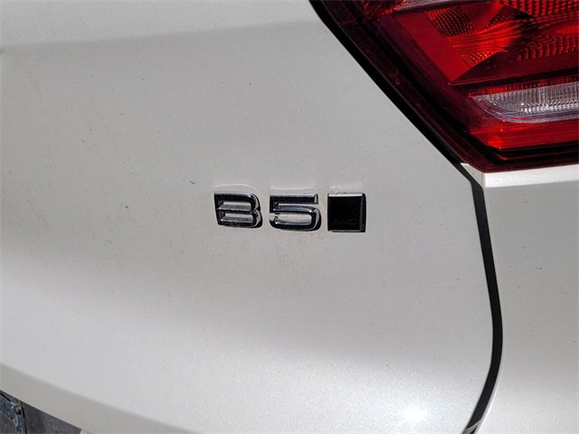 Certified 2024 Volvo XC40 B5 Ultimate w/ Protection Package Premier image 9