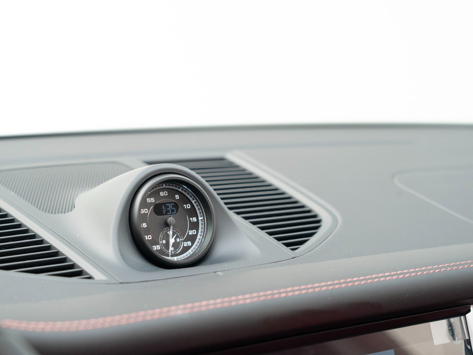 New 2026 Porsche Macan image 25