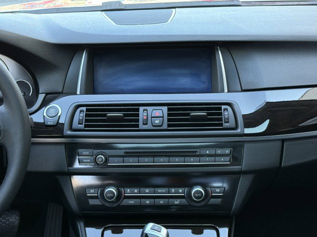 Used 2014 BMW 535d Sedan image 28