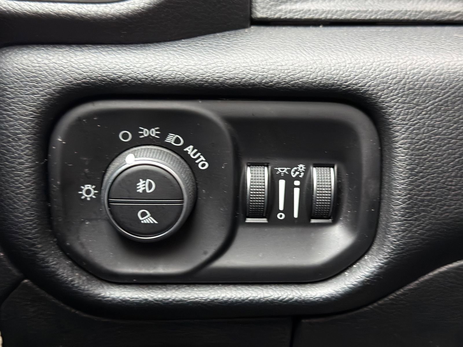 Used 2021 RAM 1500 Laramie image 19