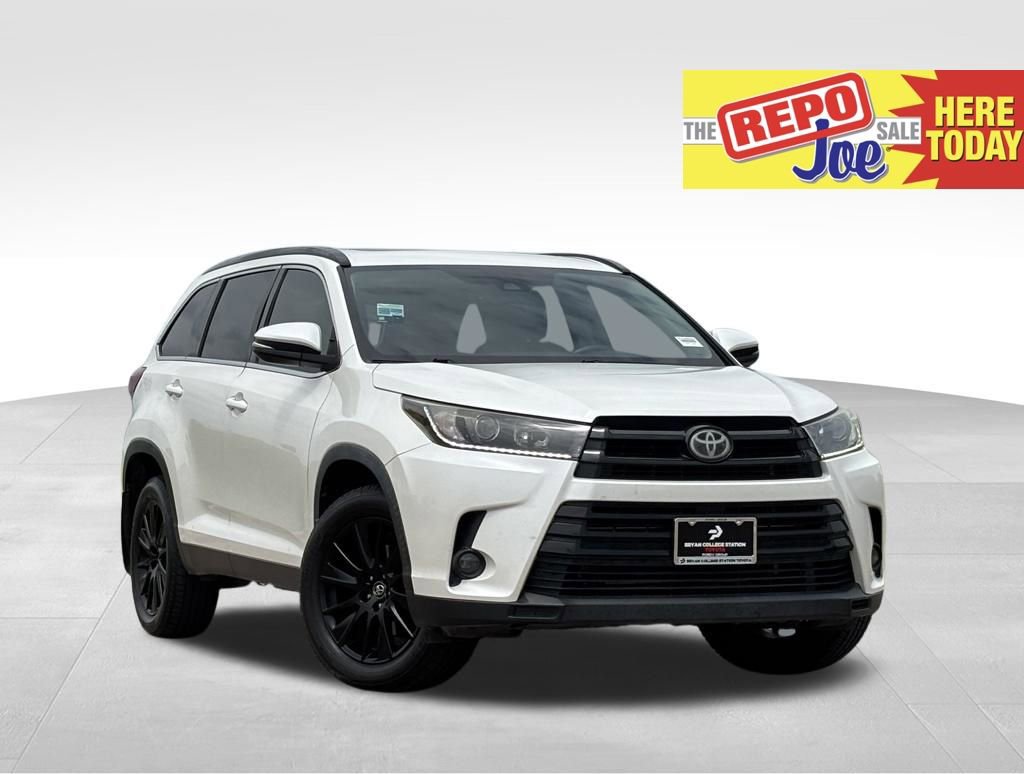 Used 2019 Toyota Highlander SE FWD video 1