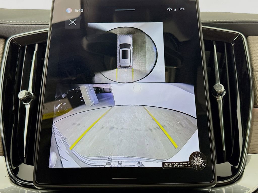 New 2026 Volvo XC90 B6 Plus w/ Protection Package Premier image 13