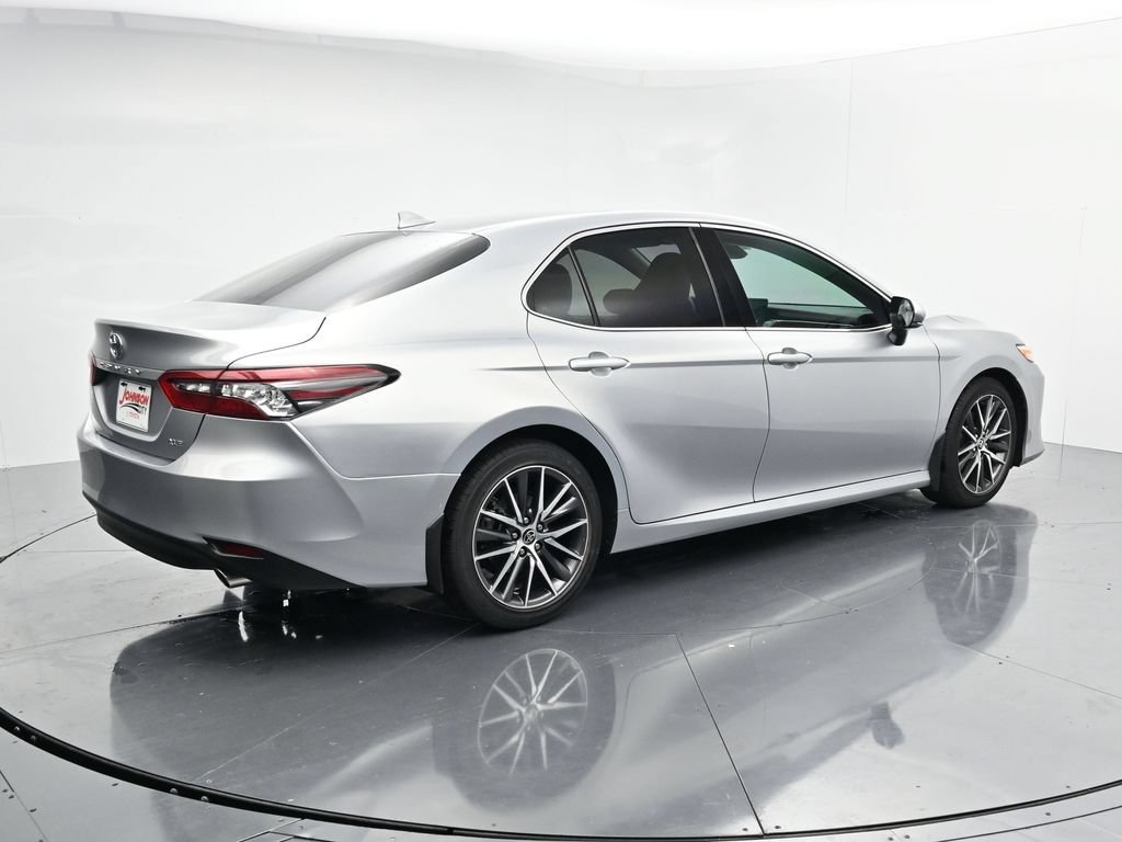 Used 2022 Toyota Camry XLE FWD image 8