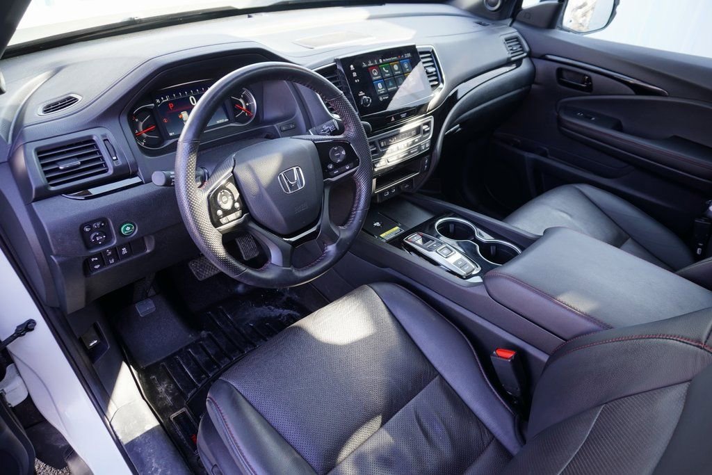 Used 2024 Honda Passport Black Edition image 13