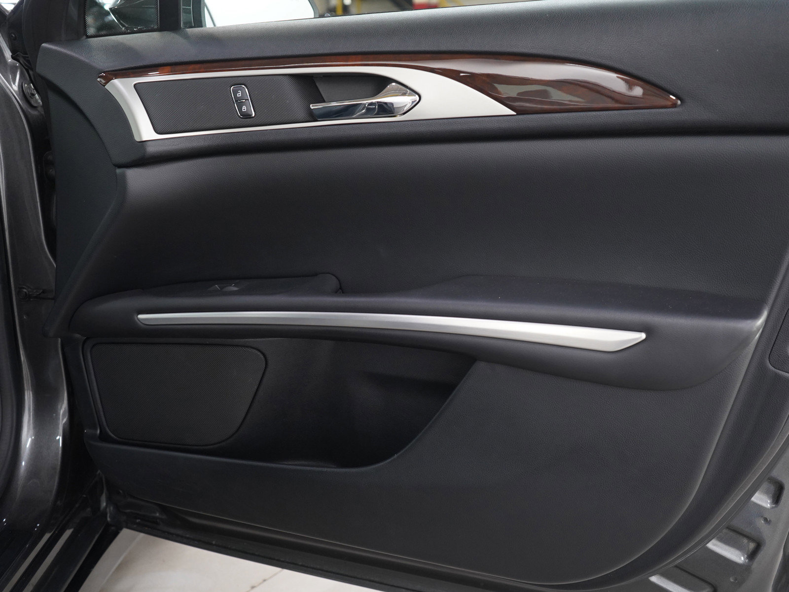 Used 2016 Lincoln MKZ AWD w/ Equipment Group 300A Reserve image 9