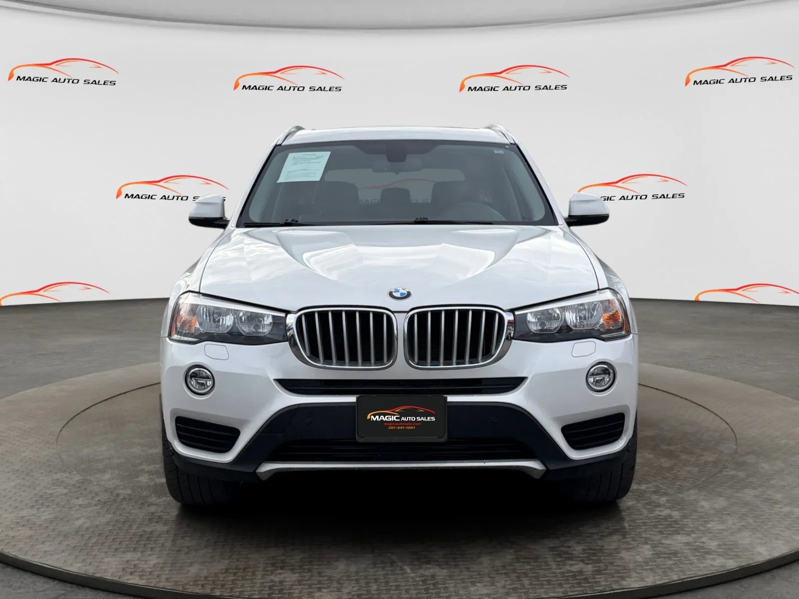 Used 2017 BMW X3 xDrive28i image 3