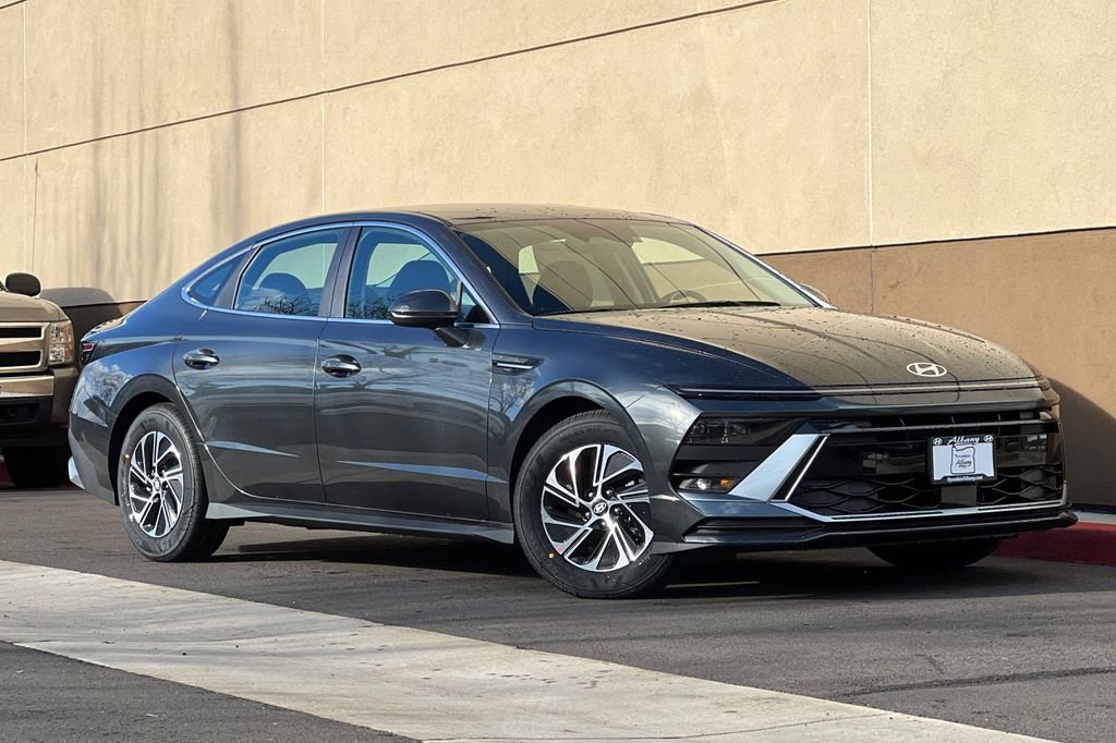 New 2026 Hyundai Sonata Blue FWD image 2