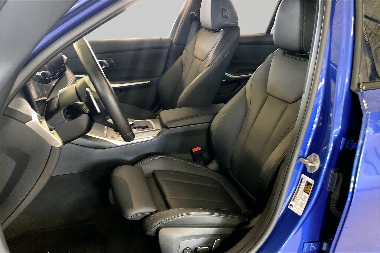 Used 2025 BMW M340i Sedan RWD image 7