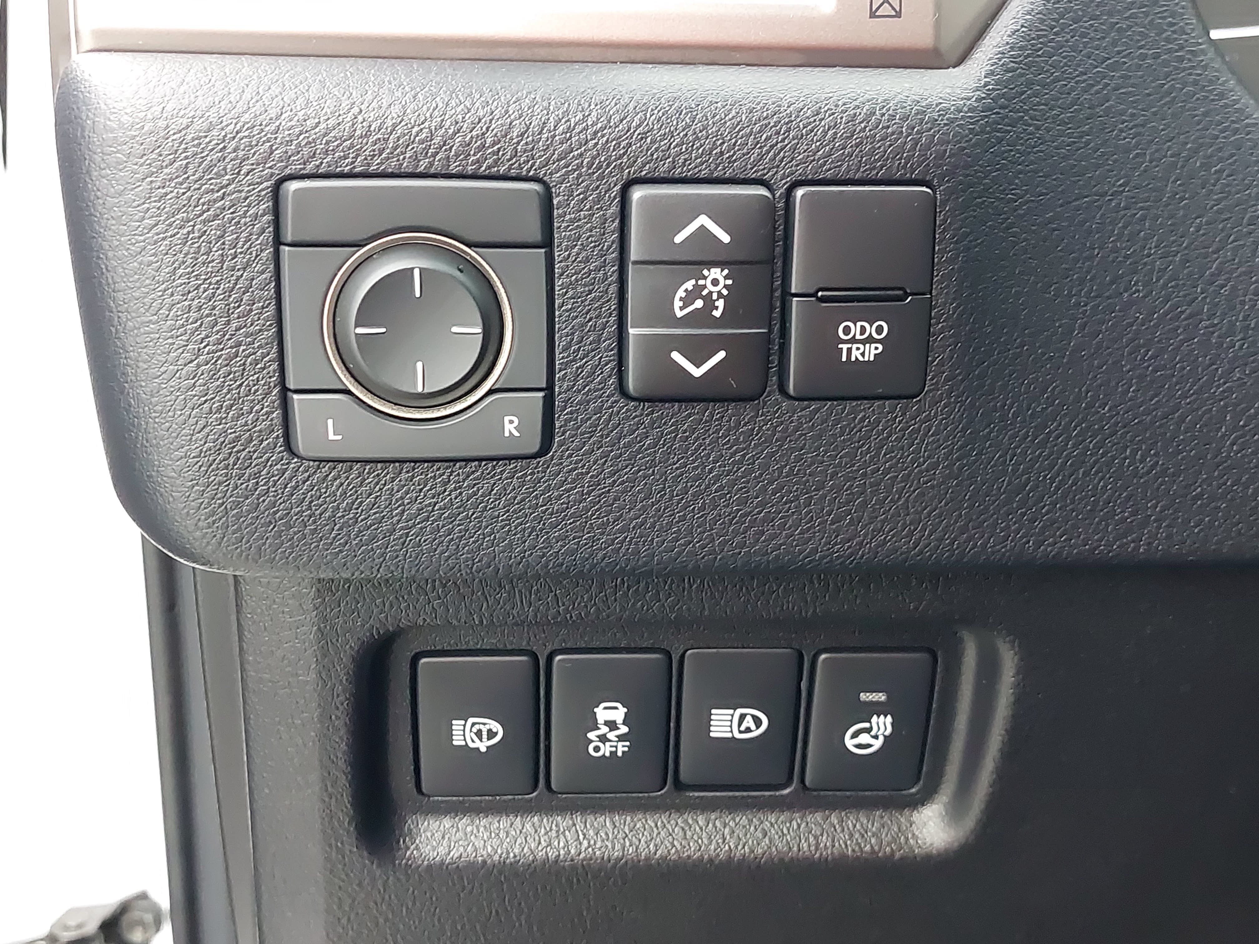 Used 2021 Lexus GX 460 Premium w/ Accessory Package AWD/4WD image 29
