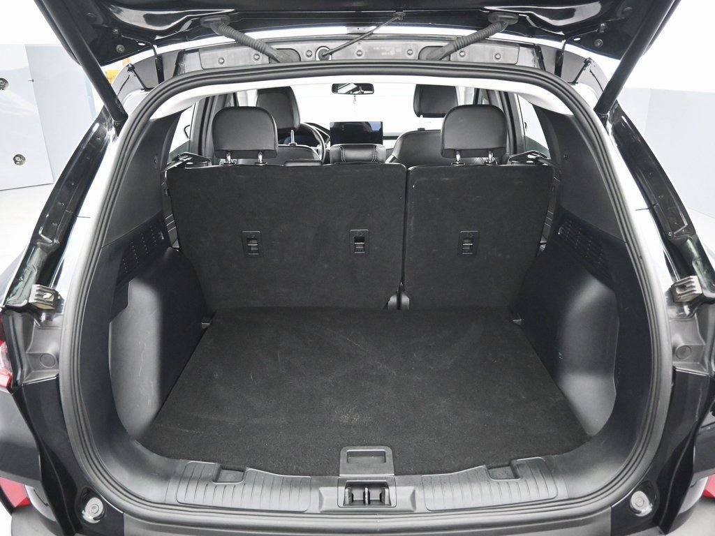 Used 2025 Ford Escape Platinum image 28