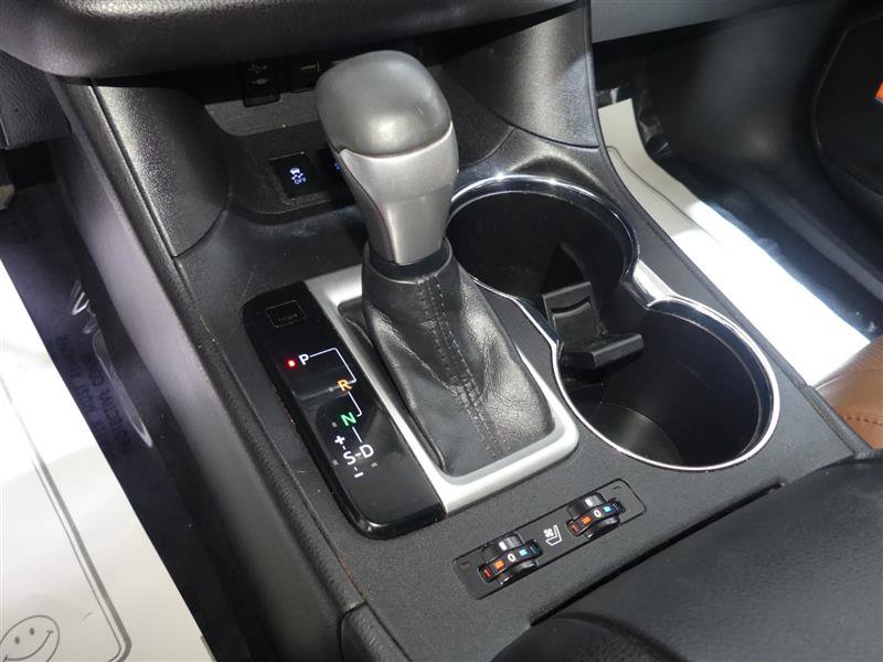 Used 2019 Toyota Highlander Limited AWD/4WD image 41