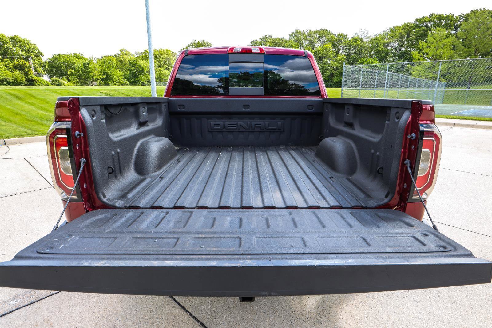Used 2017 GMC Sierra 1500 Denali w/ Denali Ultimate Package AWD/4WD image 21