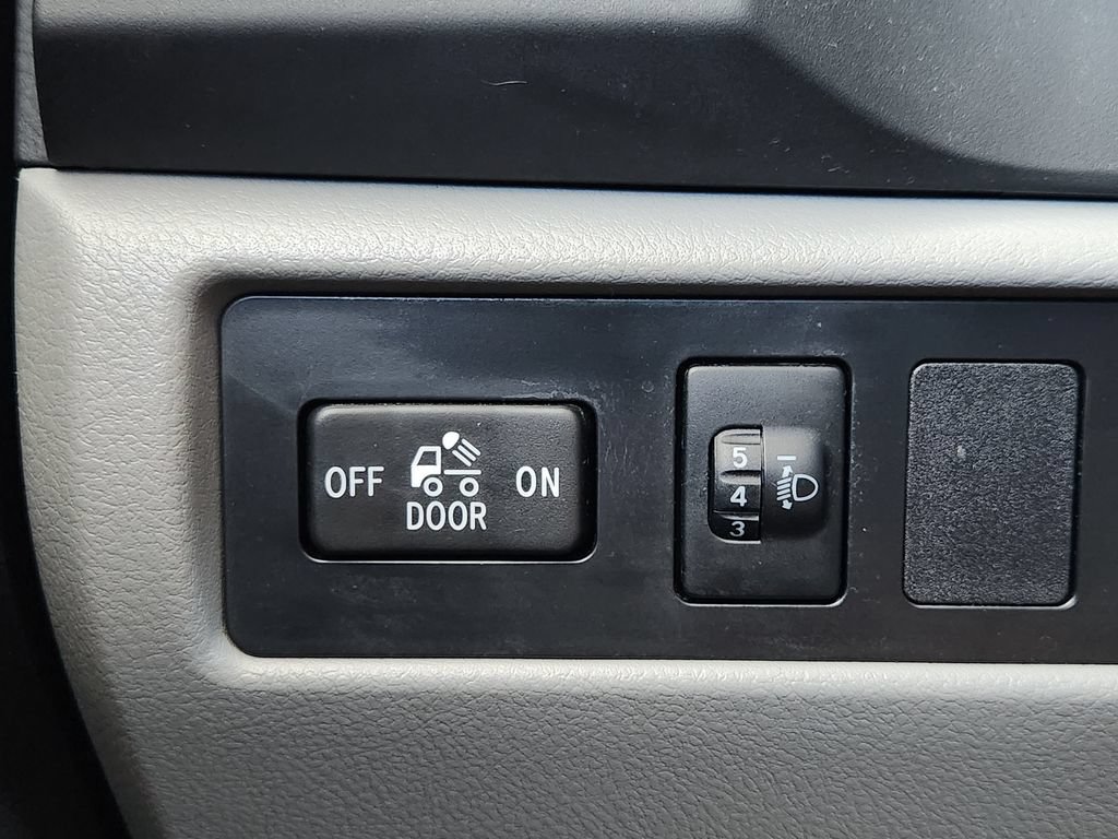 Used 2013 Toyota Tundra 2WD Double Cab image 22
