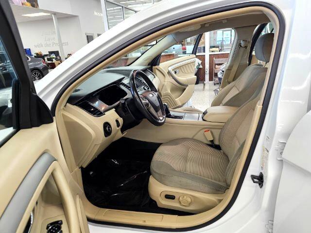 Used 2017 Ford Taurus SEL image 29