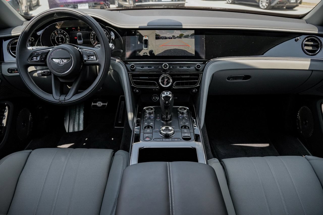 New 2025 Bentley Flying Spur Plug-In Hybrid AWD/4WD image 3
