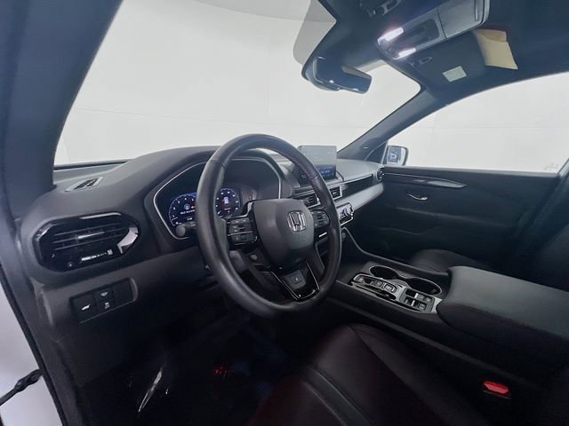 Certified 2025 Honda Pilot Black Edition image 18