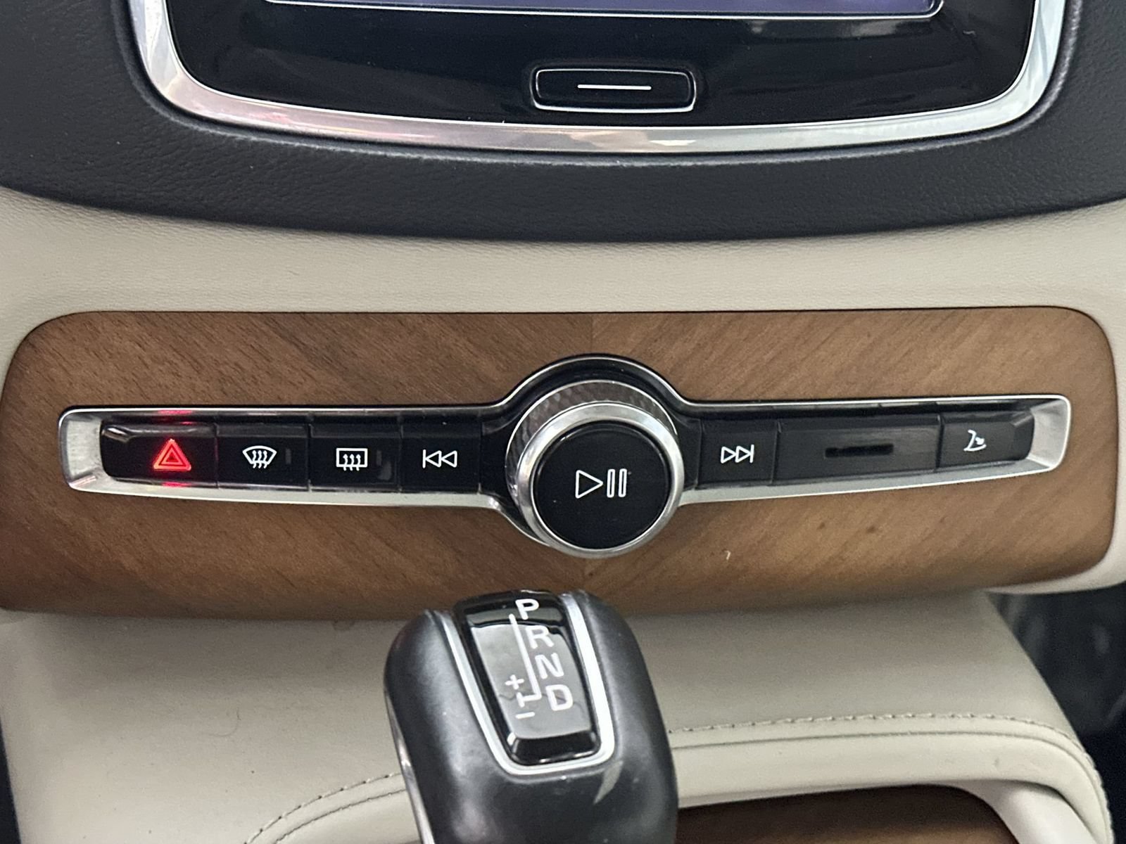 Used 2019 Volvo XC90 T6 Inscription w/ Advanced Package AWD/4WD image 18