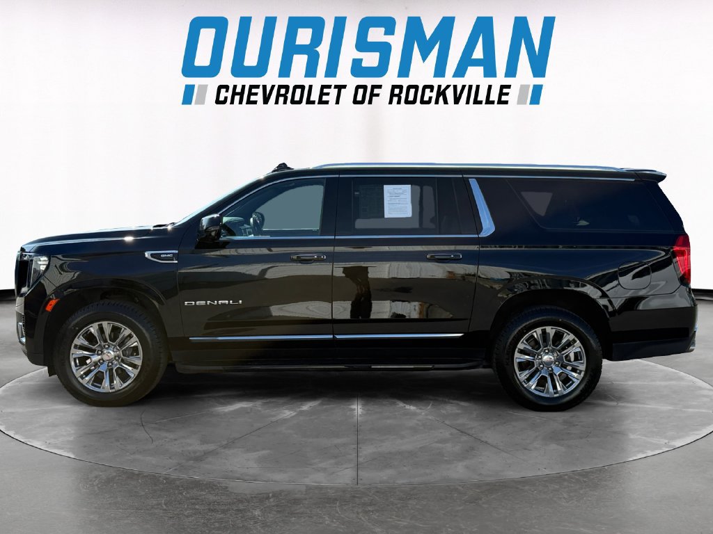 Used 2022 GMC Yukon XL Denali AWD/4WD image 3