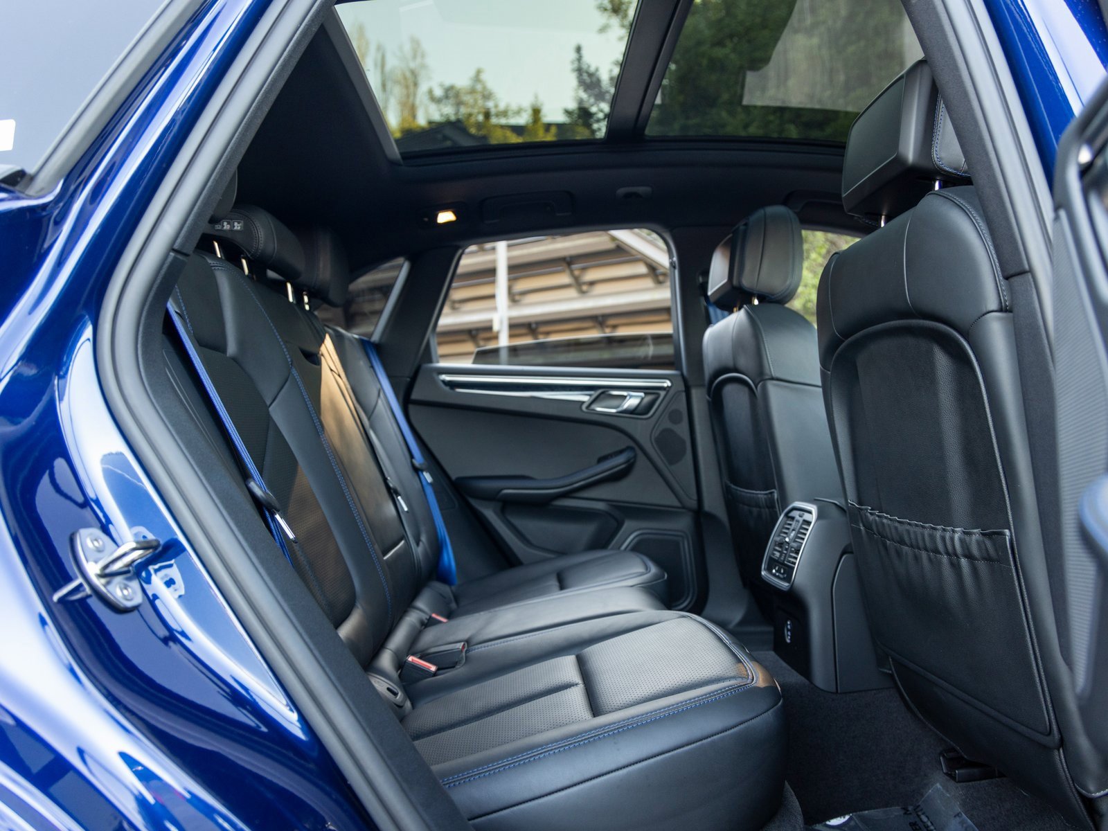 Certified 2024 Porsche Macan image 45