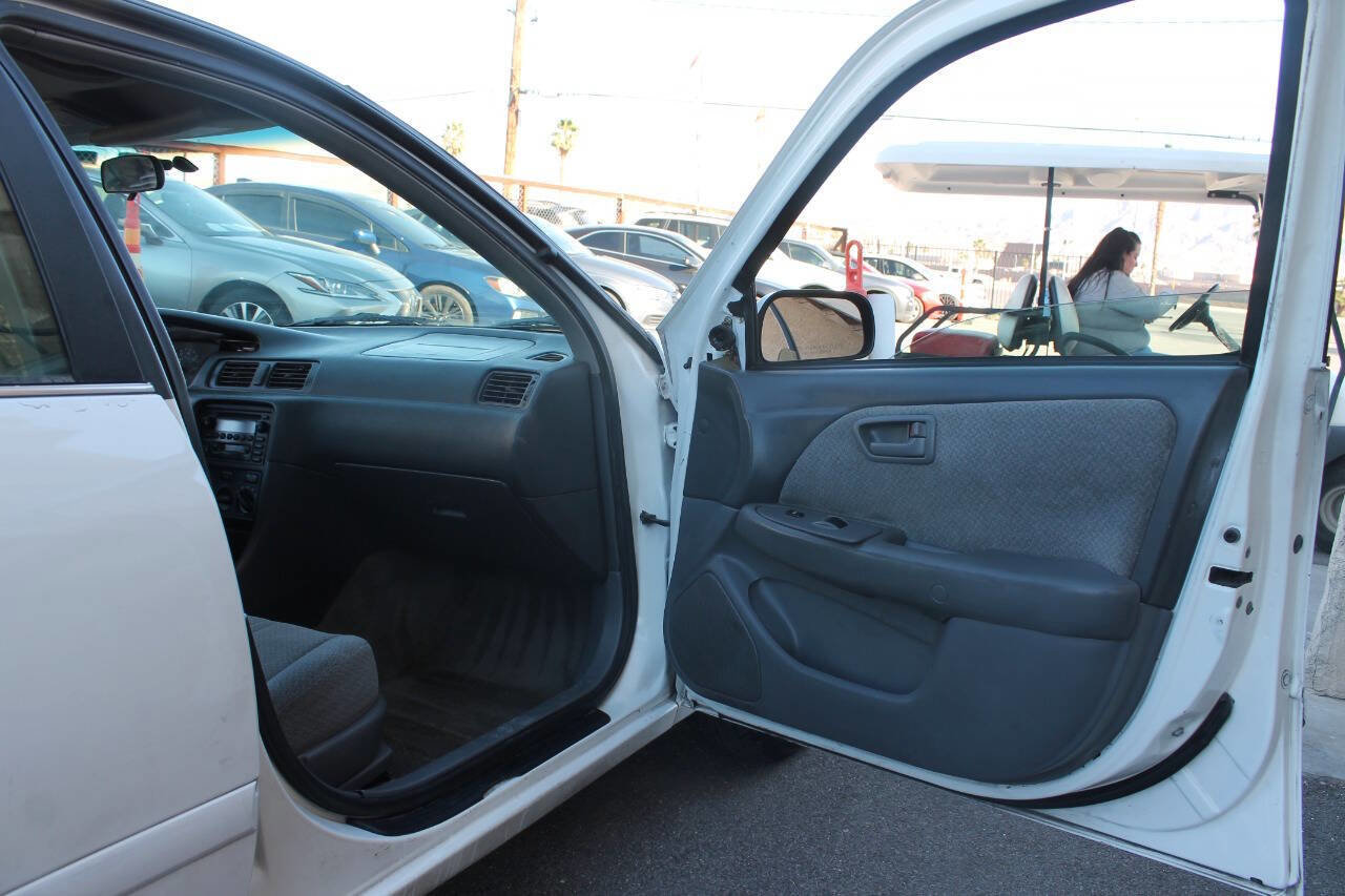 Used 2001 Toyota Camry LE FWD image 27