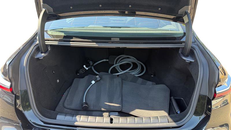 Used 2023 BMW i7 xDrive60 AWD/4WD image 19