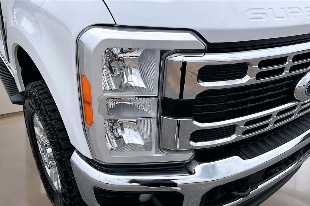 Used 2023 Ford F250 XLT w/ FX4 Off-Road Package AWD/4WD image 31