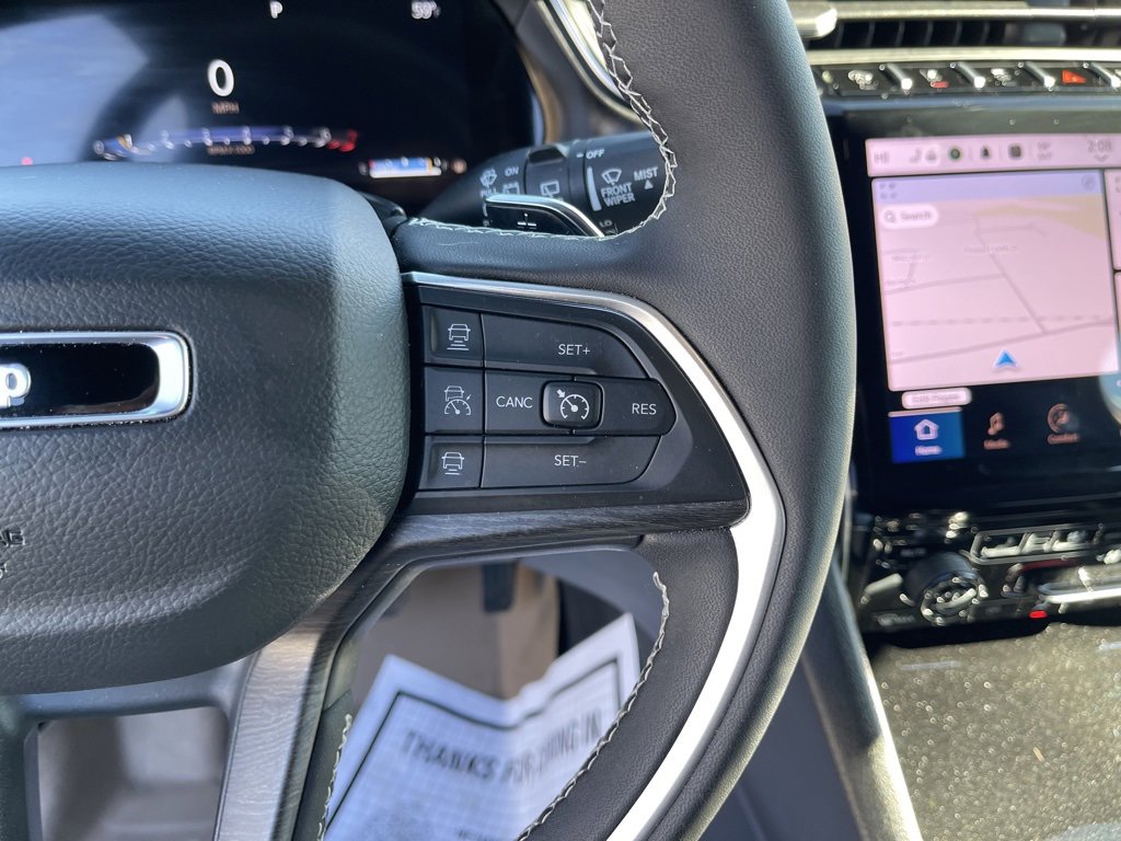 Used 2025 Jeep Grand Cherokee Limited w/ Luxury Tech Group II image 17