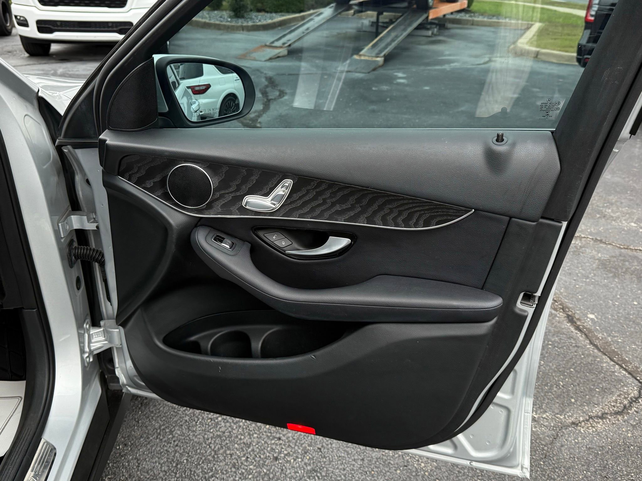 Used 2018 Mercedes-Benz GLC 300 image 9