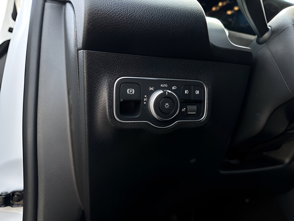 Used 2022 Mercedes-Benz GLB 250 image 17