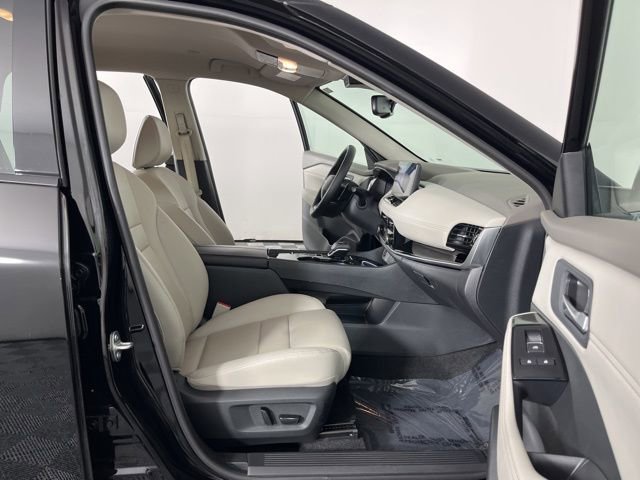 Used 2025 Nissan Rogue SL image 38