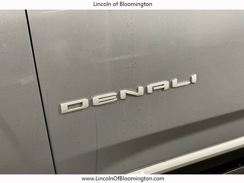 Used 2022 GMC Yukon XL Denali image 16