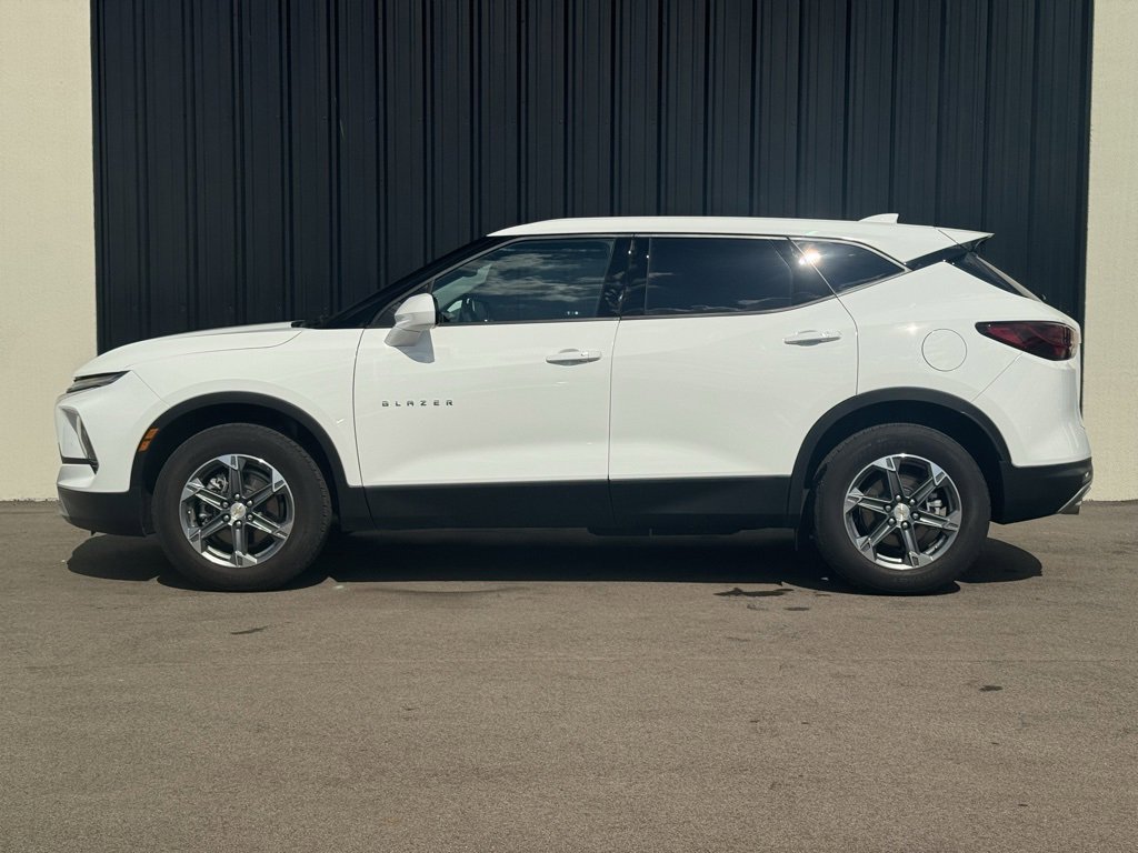 Used 2024 Chevrolet Blazer LT w/ Driver Confidence Package image 2