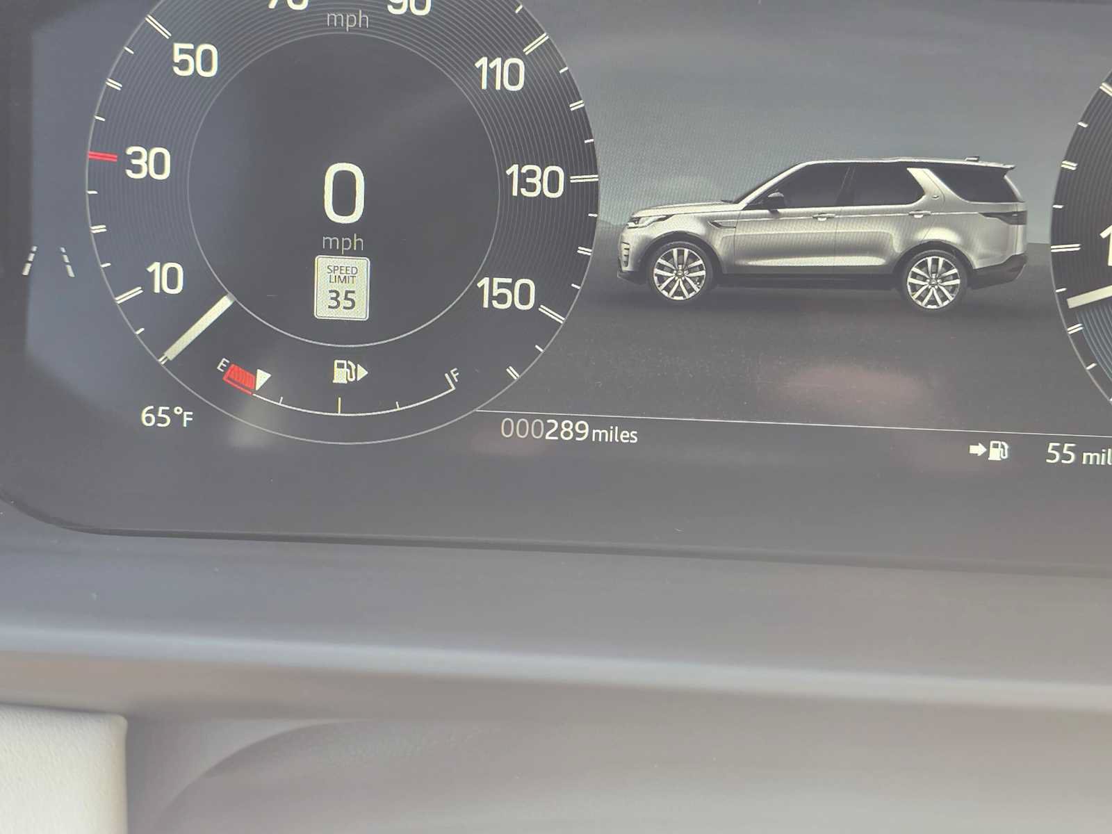 Used 2025 Land Rover Discovery Metropolitan Edition AWD/4WD image 28