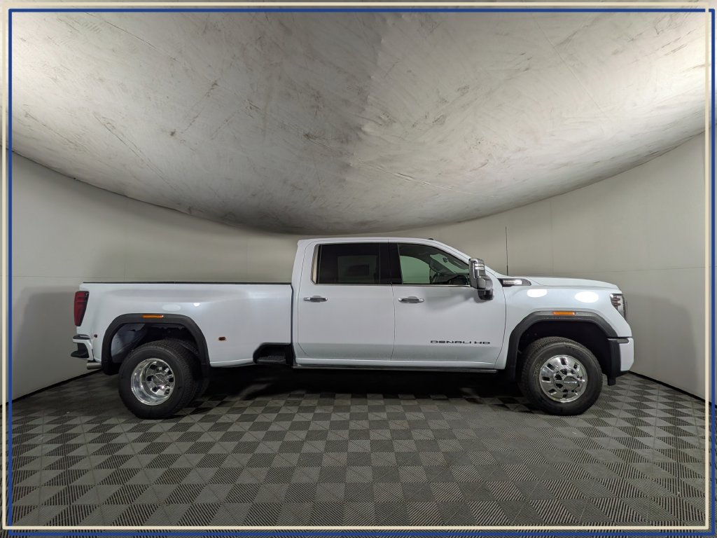 New 2026 GMC Sierra 3500 Denali Ultimate AWD/4WD image 6
