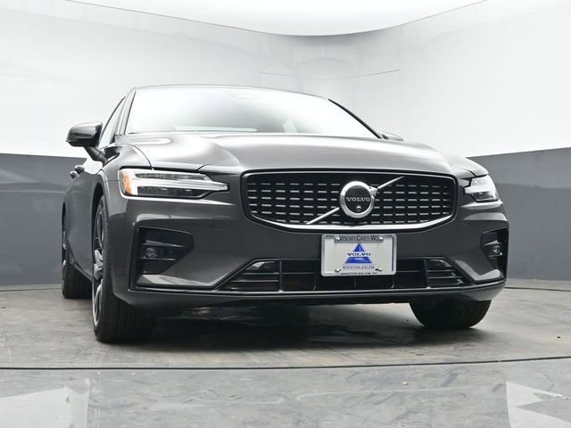 Used 2025 Volvo S60 B5 Plus AWD/4WD image 34
