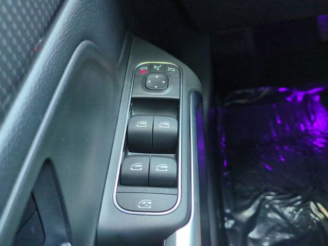 Used 2021 Mercedes-Benz GLB 250 4MATIC image 28