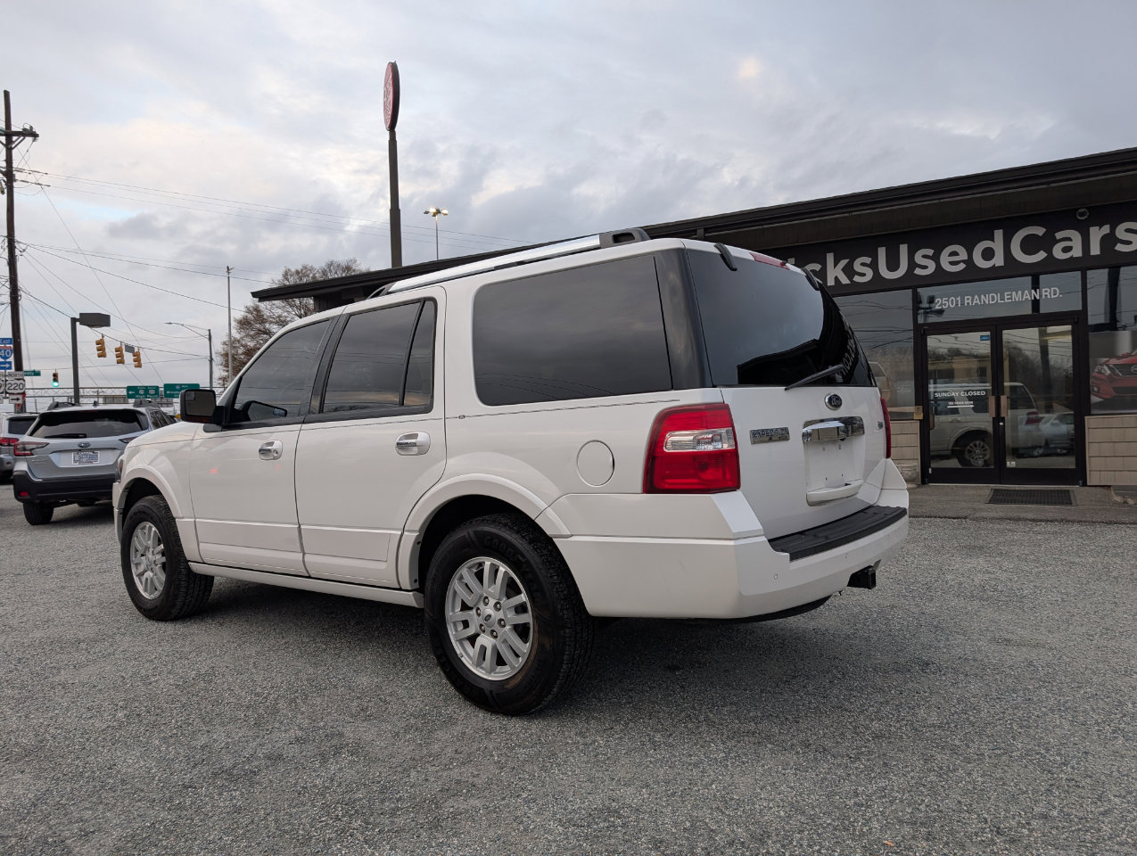 Used 2014 Ford Expedition Limited w/ Equipment Group 301A image 9
