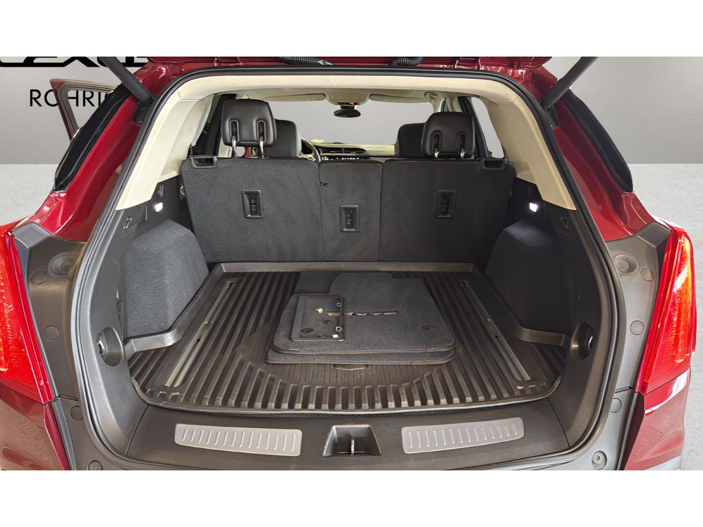 Used 2018 Cadillac XT5 Luxury w/ Driver Awareness Package image 17