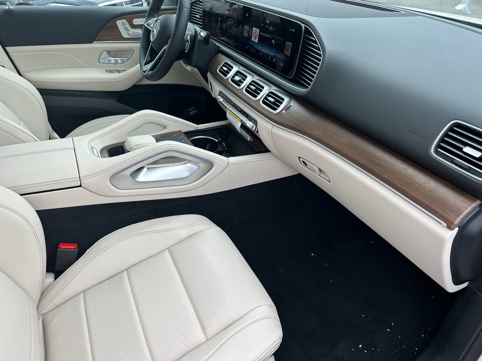 New 2026 Mercedes-Benz GLE 450e 4MATIC image 16