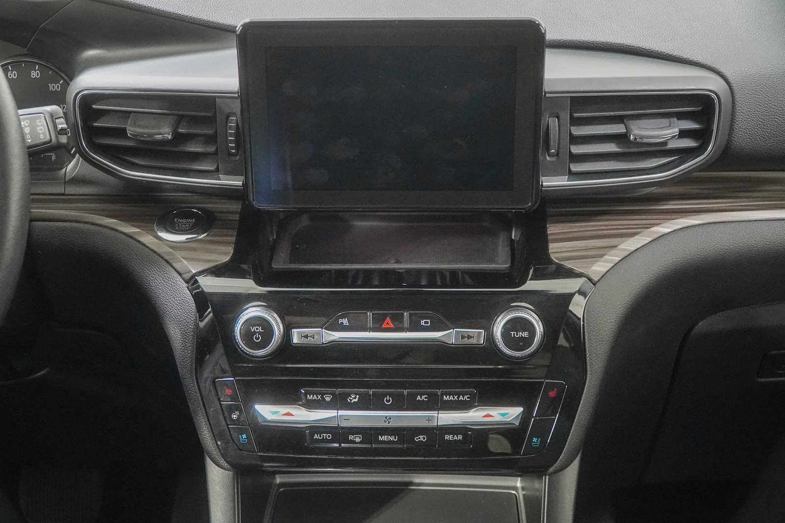 Used 2022 Ford Explorer Limited w/ Equipment Group 301A image 31