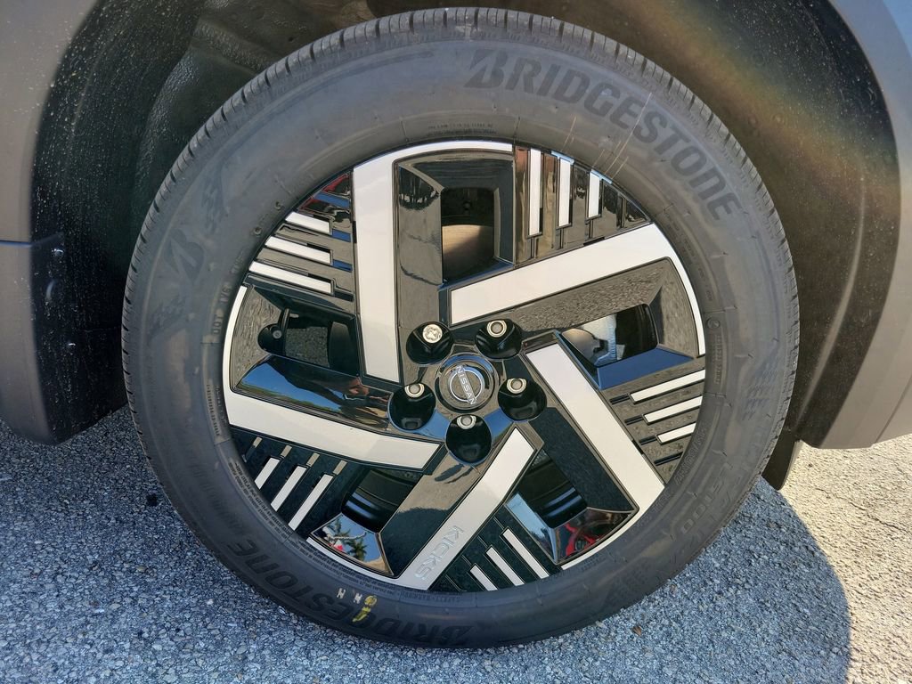 New 2026 Nissan Kicks SV image 9