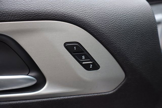 Used 2024 Chrysler Pacifica Limited w/ S Appearance Package image 8