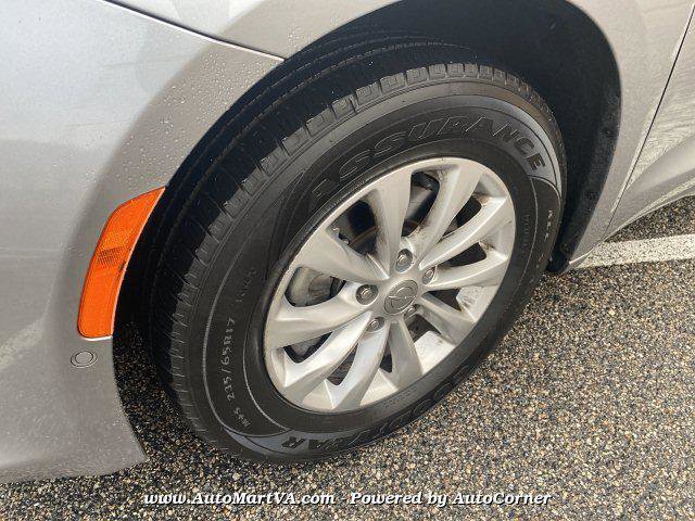 Used 2019 Chrysler Pacifica Touring Plus w/ Advanced Safetytec Group image 38