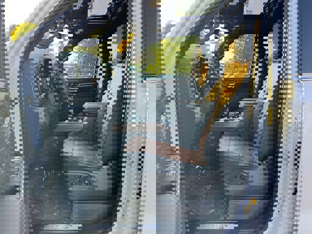 Used 2023 Chevrolet Silverado 1500 High Country w/ High Country Premium Package image 28