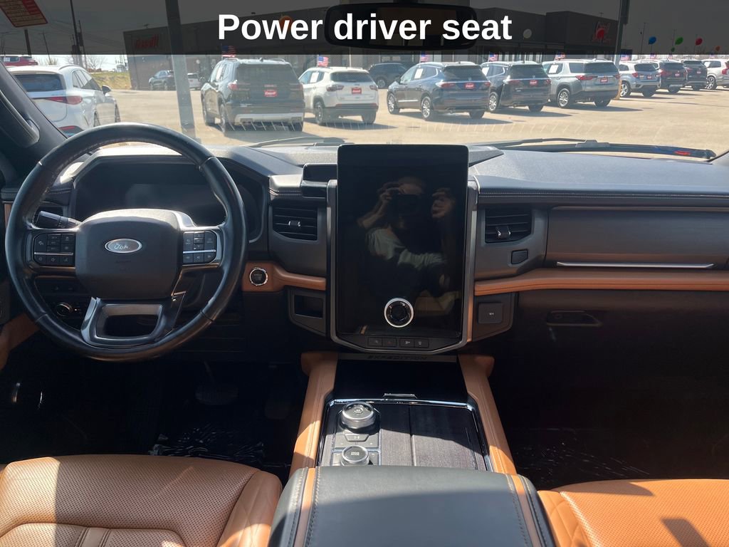 Used 2022 Ford Expedition Max Platinum AWD/4WD image 18